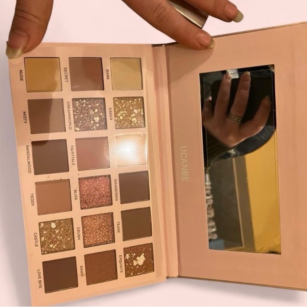 Aromas Eyeshadow Palette - Pink - Picture 3 of 5